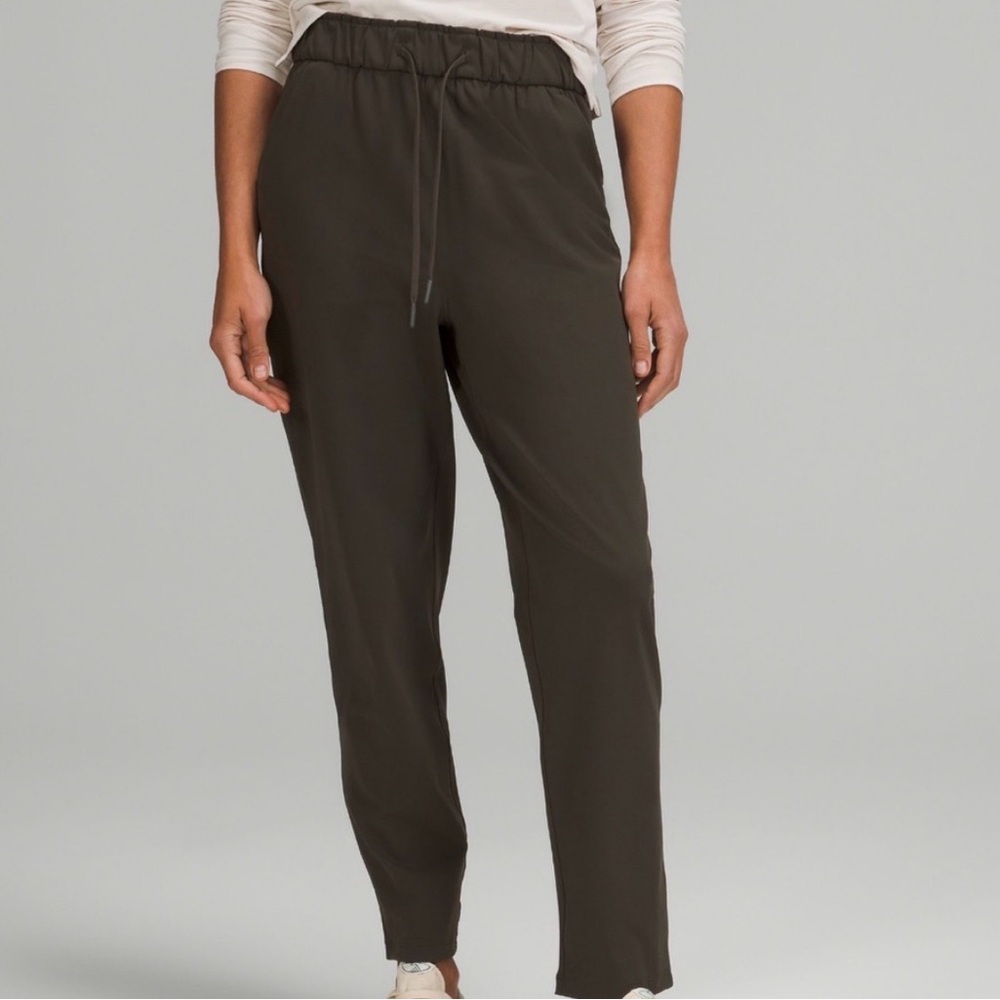 Lululemon On the Fly pants Sz 6